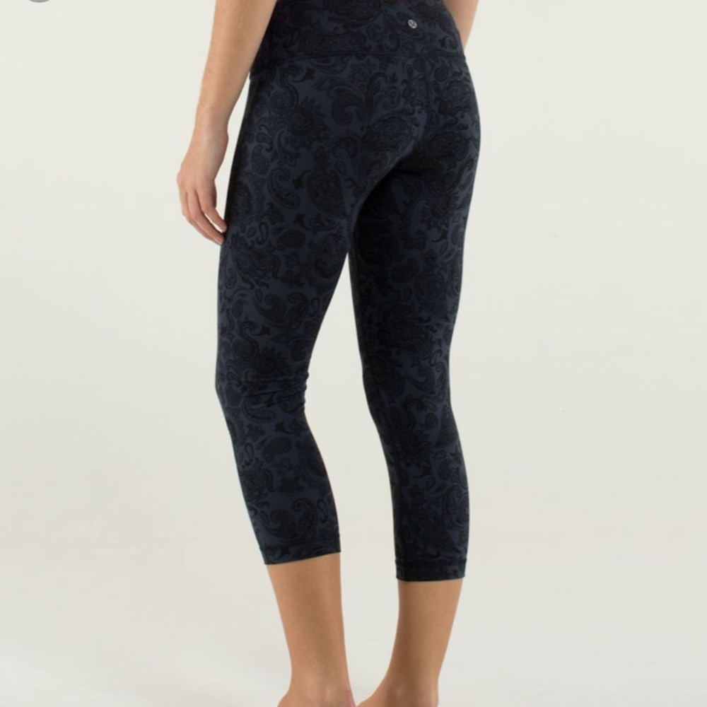 Lululemon Paisley athletic leggings